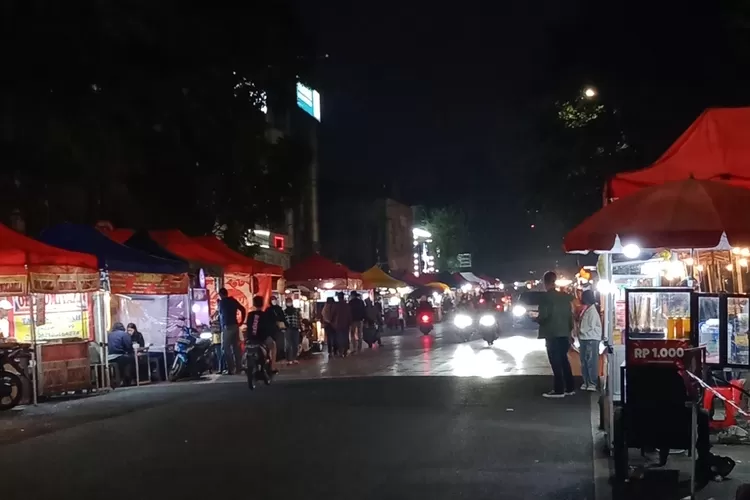 Panduan Kuliner Malam Jakarta: Dari Warteg Legendaris sampai Street Food Kekinian