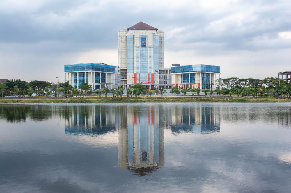Universitas Negeri Surabaya (UNESA)