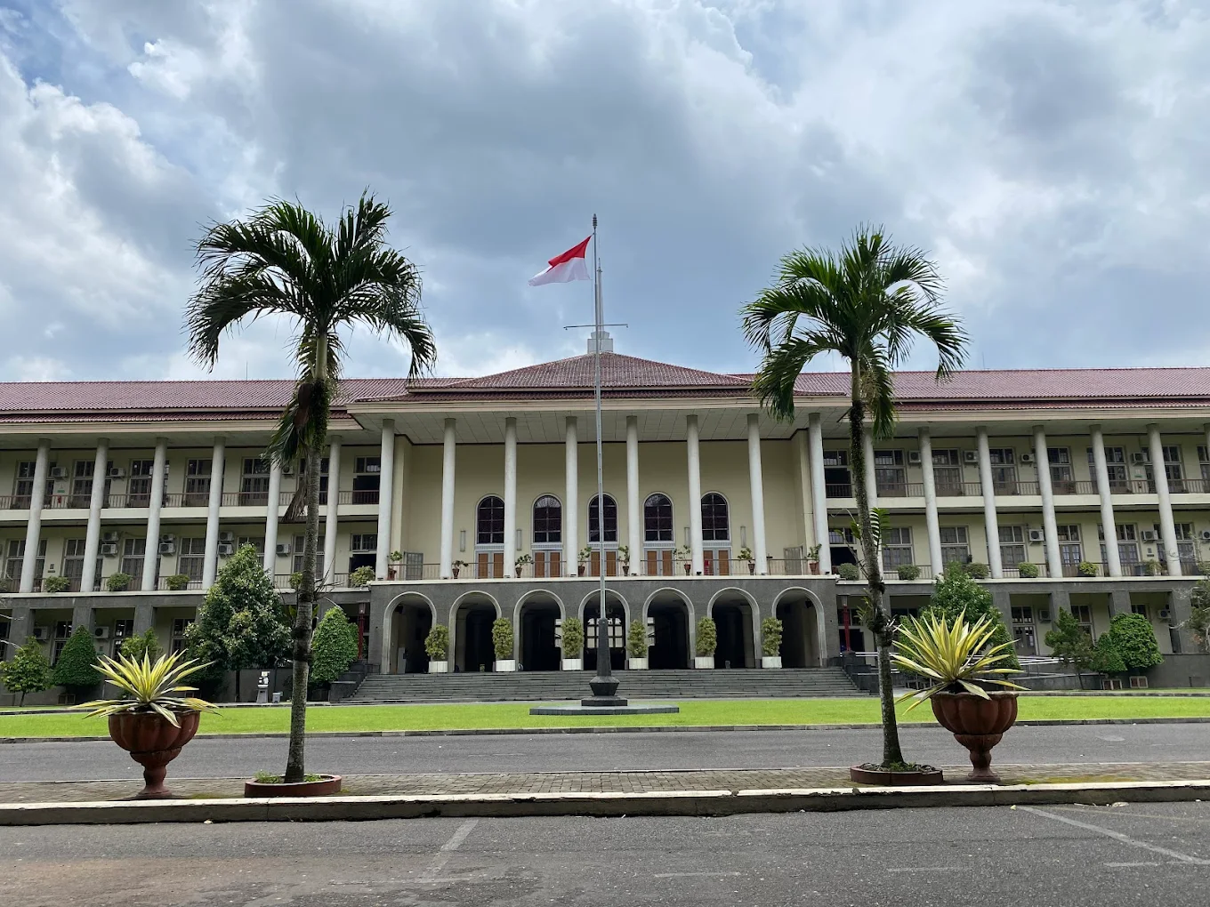 Universitas Gadjah Mada (UGM)