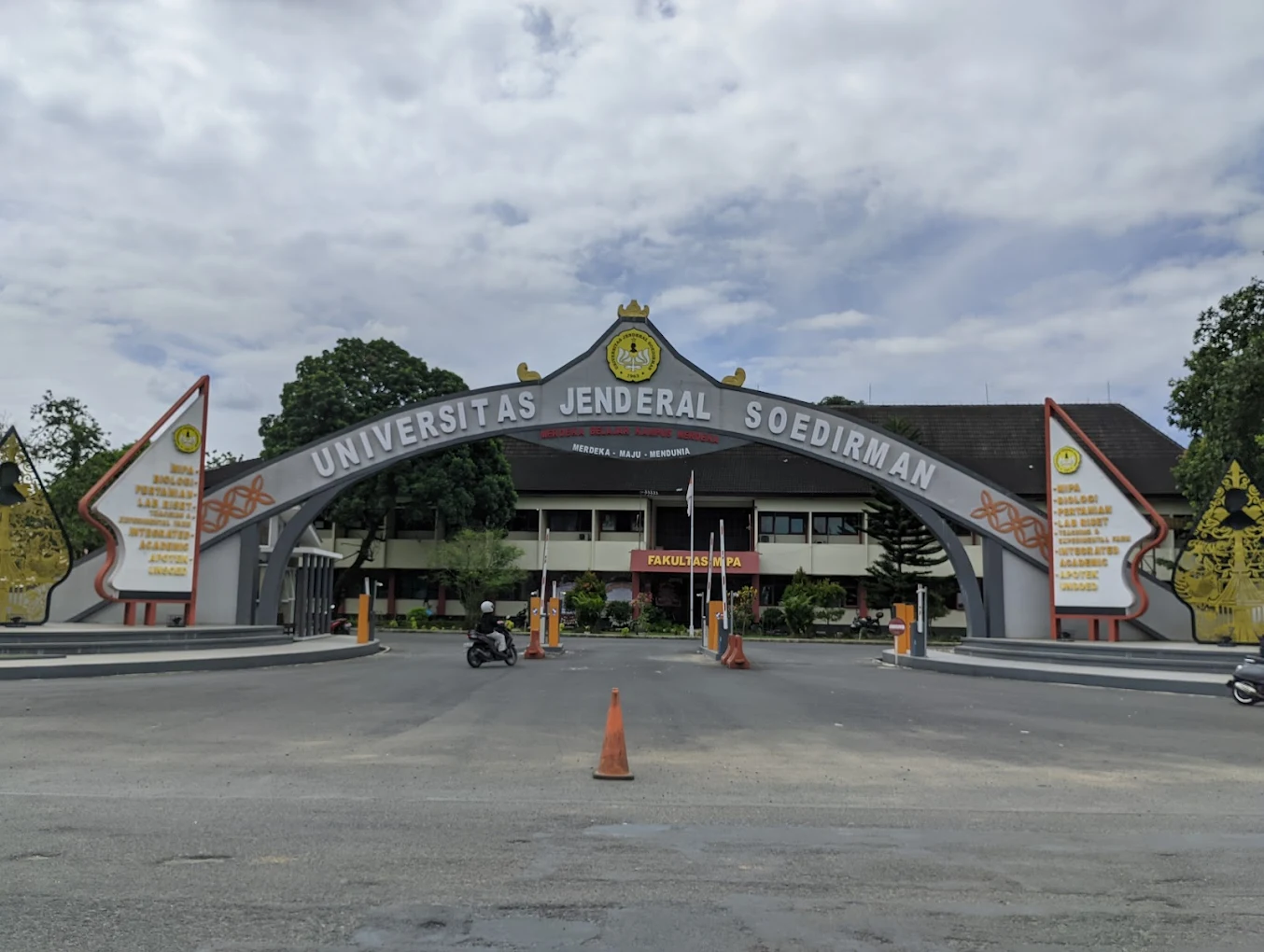  Universitas Jenderal Soedirman (UNSOED) 