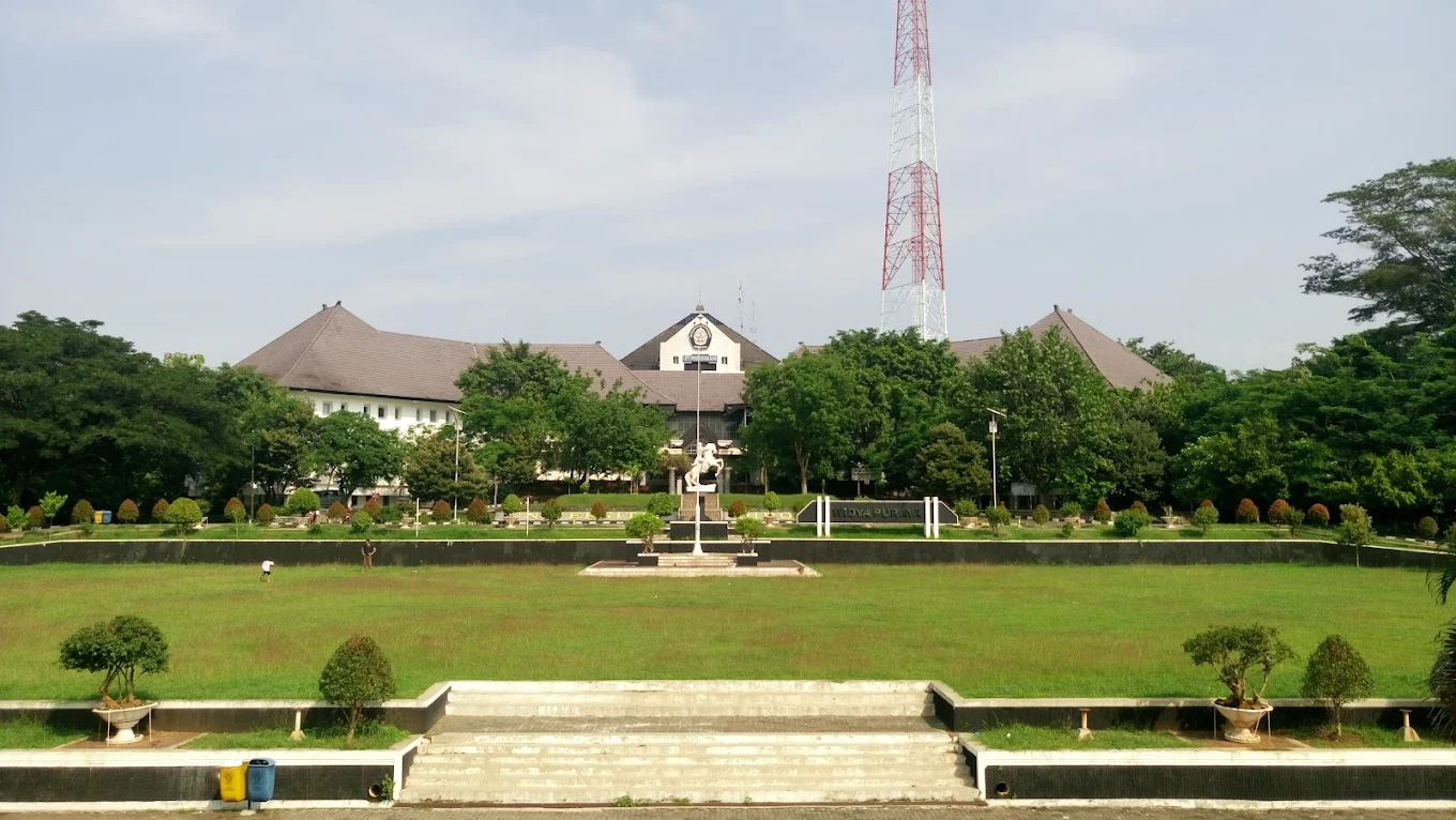 Universitas Diponegoro (UNDIP)